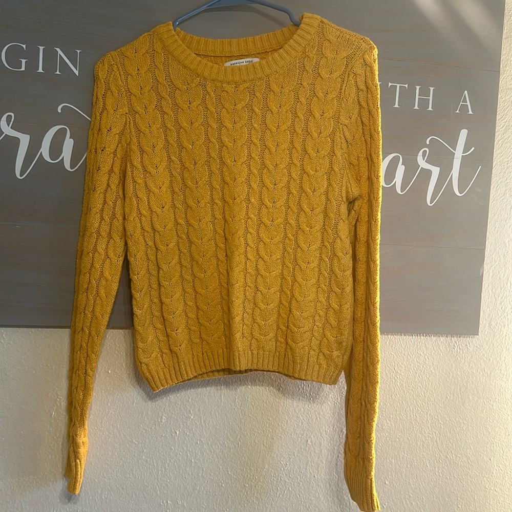 American Eagle Mustard Woman’s Crew neck sweater